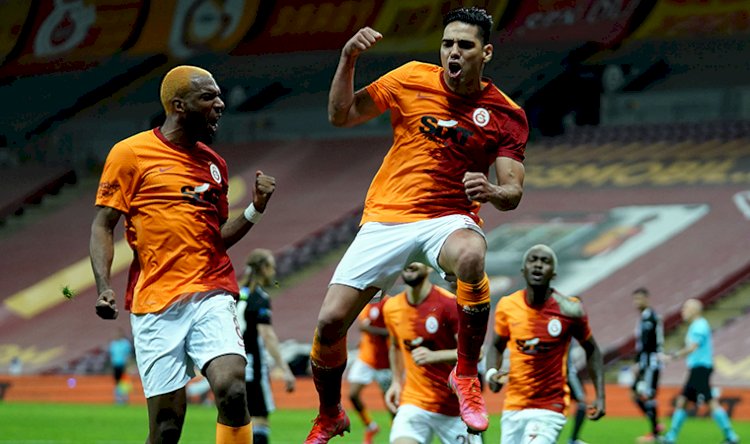 Derbide kazanan Galatasaray... Beşiktaş son haftalara sıkıntılı giriyor