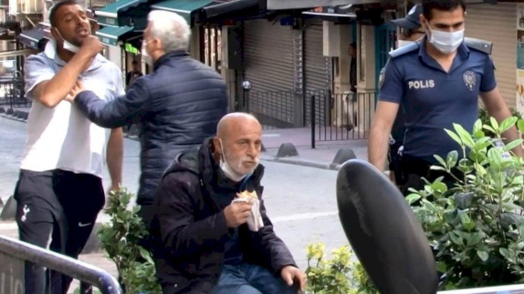 Seyyar satıcı ve zabıta birbirine girdi... O dürümünü yemeye devam etti