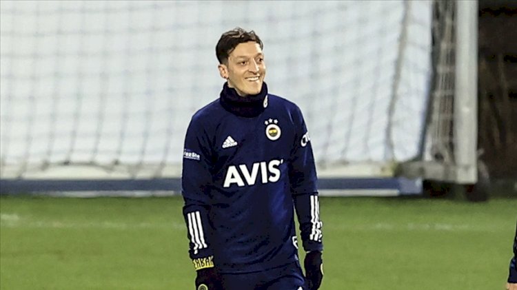 Fenerbahçe'de Altay Bayındır ve Mesut Özil sürprizi…