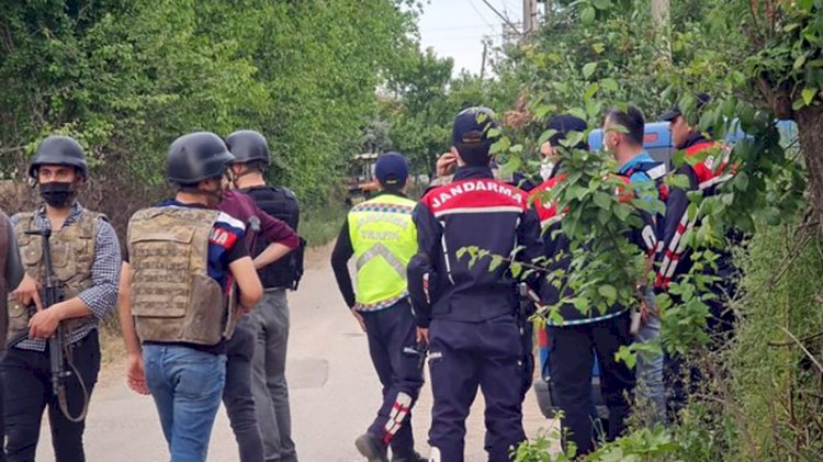 İzmit'te dehşet! Babasını öldürdü, annesini, 2 kuzenini ve 3 jandarmayı yaraladı