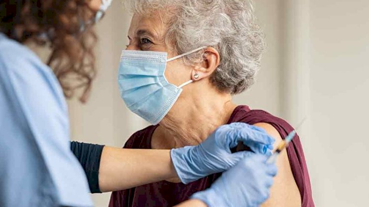 Doç. Dr. Altıntaş'tan koronavirüs aşısı uyarıları