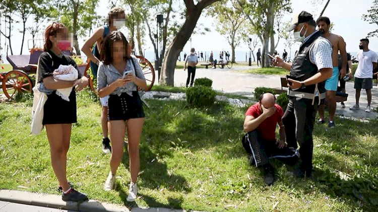 Genç kızların dikkati plajdaki sapığı yakalattı