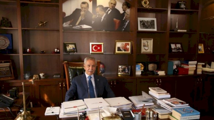 Ofis tuttu, tabela astı... Bülent Arınç'ın yeni işi belli oldu