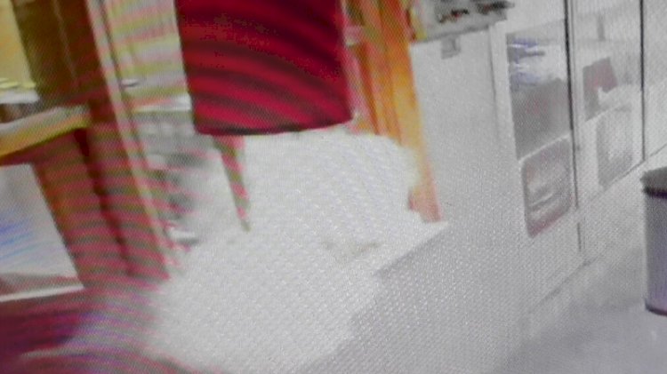 Bataryası şişen telefon böyle patladı