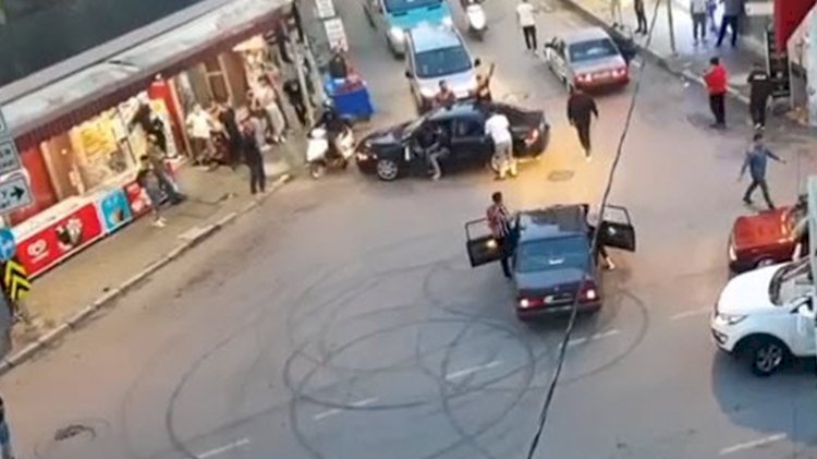 Asker konvoyunda tepki çeken görüntüler: Trafiği kapatıp drift yaptı
