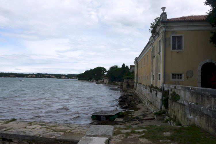  /></p><p><b>Umag</b><span style=