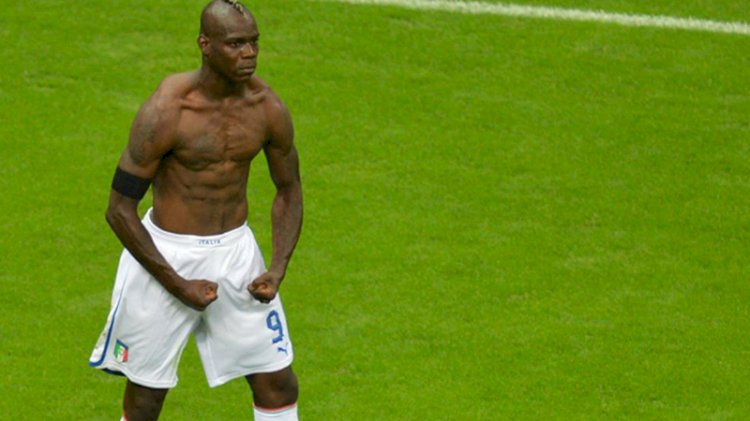 Balotelli geliyor