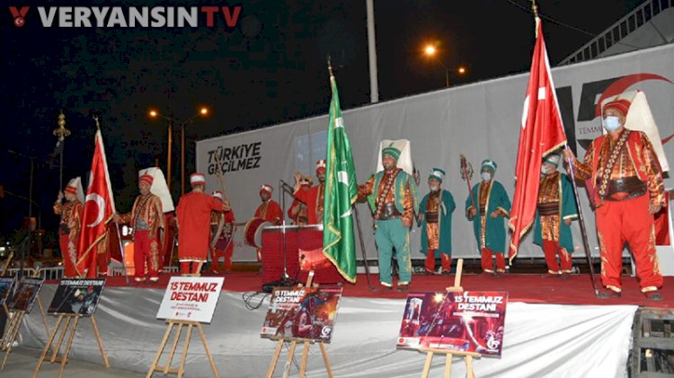 15 Temmuz töreninde marş krizi... İzmir Marşı'nı 'siyasi' deyip çaldırmadı!