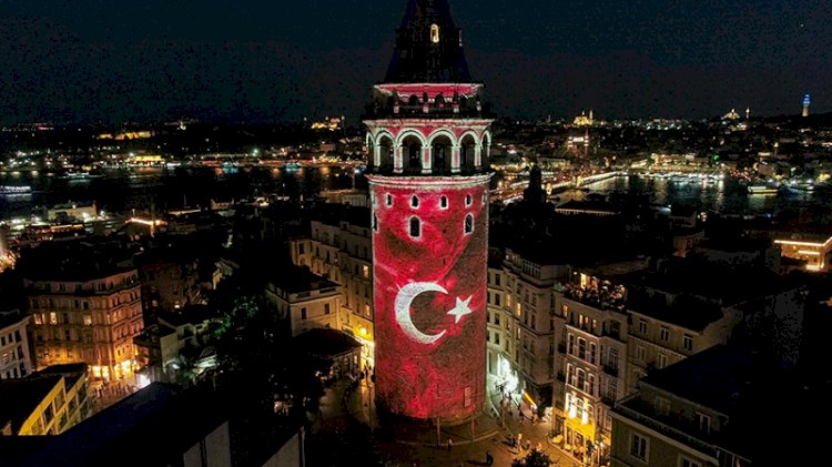 Bakan Ersoy'dan Galata Kulesi girişi zammına ilginç yorum: Yabancılar için