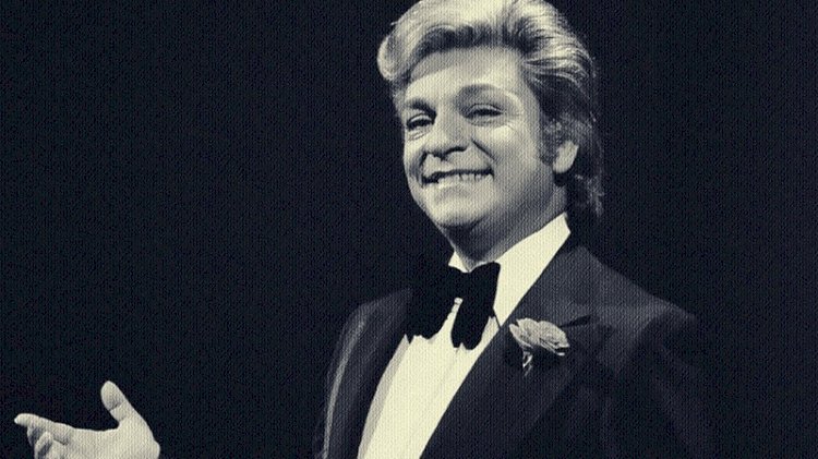 Zeki Müren'in hayatı film oluyor: Başrolde Haluk Bilginer yer alacak
