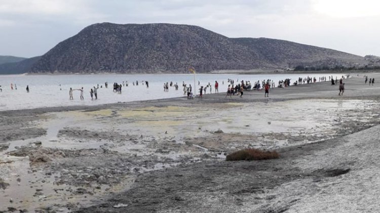 Salda Gölü için ‘tam koruma’ çağrısı… Sular 50 metre çekildi!