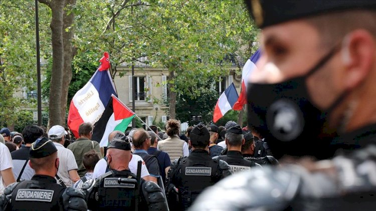 Fransa'da tartışmalı 'Kovid-19' yasa tasarısı onaylandı