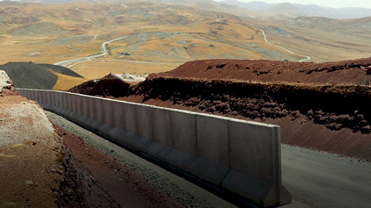 Afganlar için sınıra beton duvar