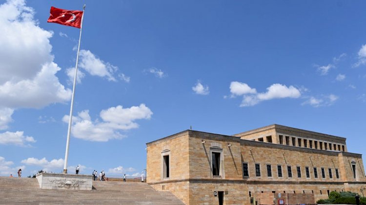 Anıtkabir'deki o uygulama büyük tepki çekmişti... Kaldırılıyor!