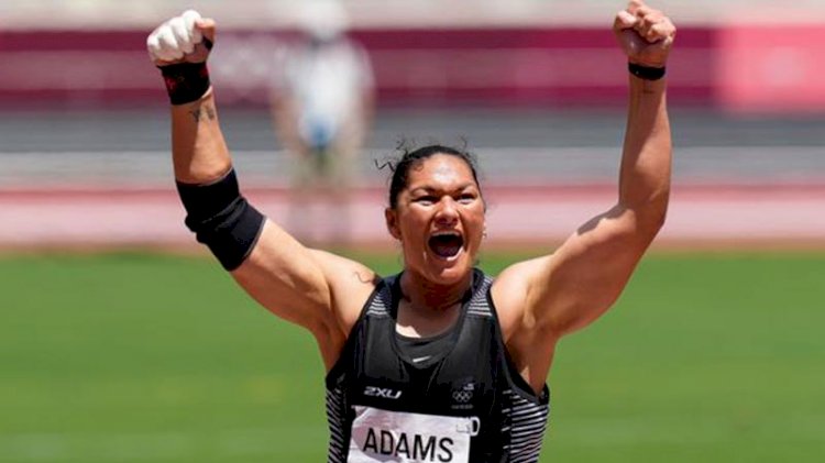 Yeni Zelandalı gülleci Valerie Adams'tan tarihi başarı