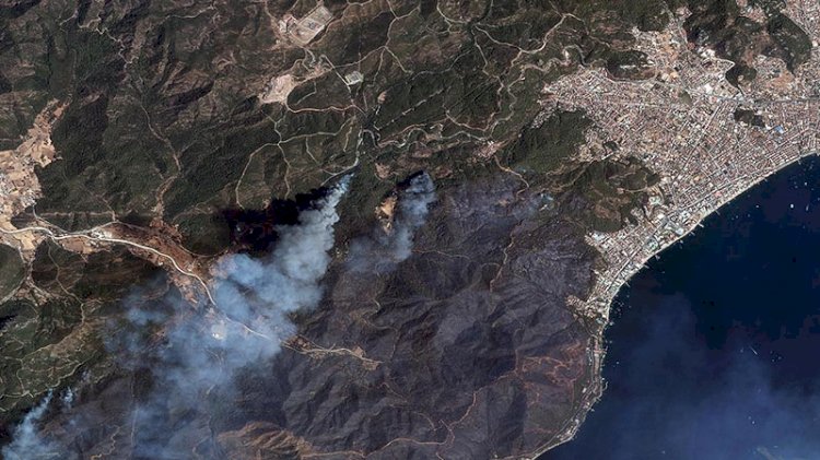 Marmaris ve Manavgat'taki yangın uzaydan görüntülendi