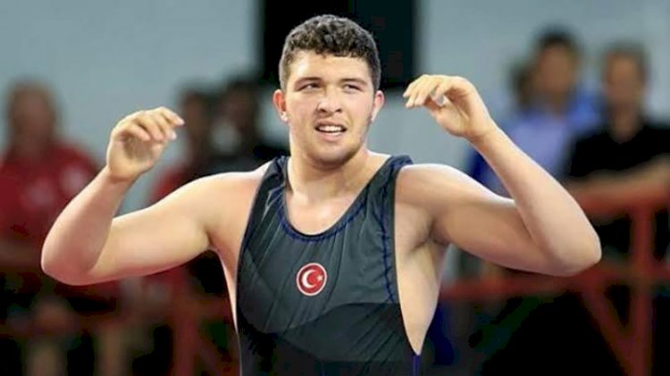 Dünya Gençler Güreş Şampiyonası'nda Hamza Bakır'dan altın madalya