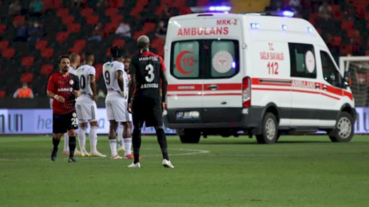 Beşiktaş'ta N'Sakala yere yığıldı, ambulans çağırıldı