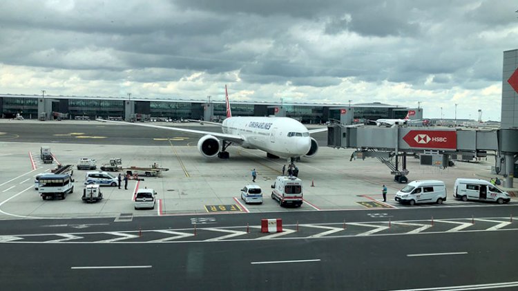 Afganistan'dan tahliye edilen 357 kişi daha Türkiye'ye getirildi