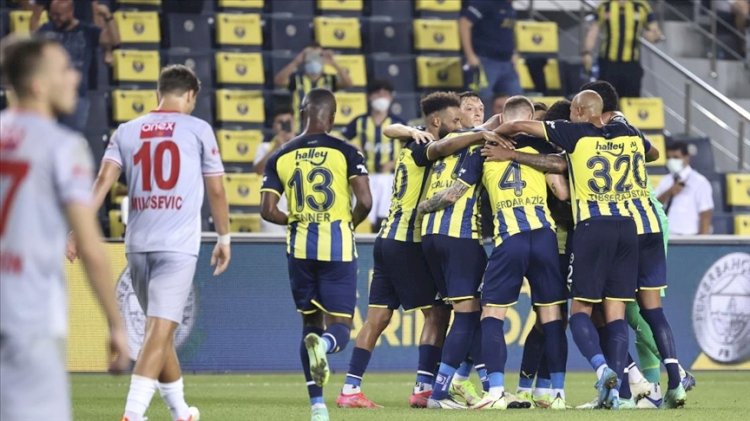 Fenerbahçe-Antalyaspor karşılaşmasına damga vuran pozisyon
