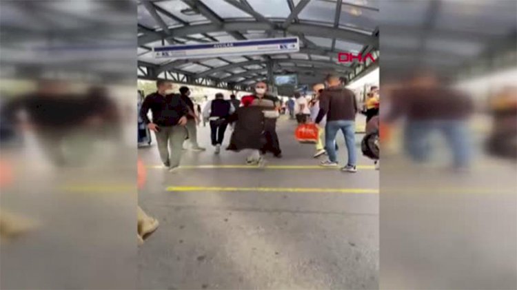 Metrobüste 'Beni ittin' kavgası
