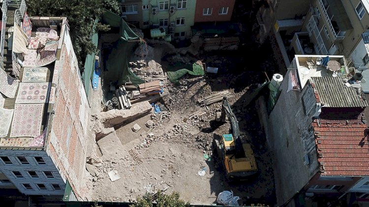 Tarihe kepçelerle daldılar