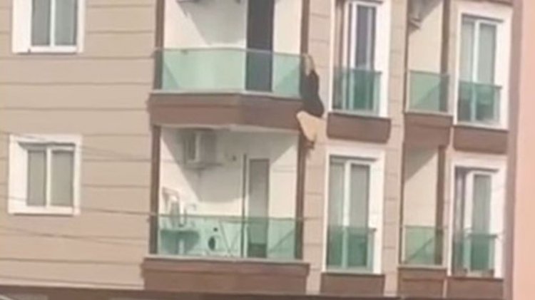 Çığlık atarak balkona çıkan kadın ikinci kattan düştü