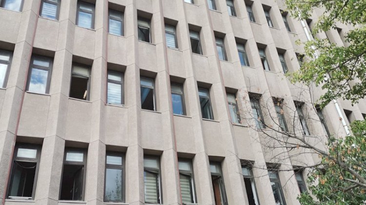 Tutuklama kararını duyan sanık pencereden atladı