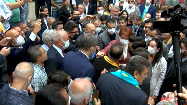 'Akşener'in sırtını sıvazladığı kişi, Bylock'tan ihraç edilmiş eski bir polis memuru'