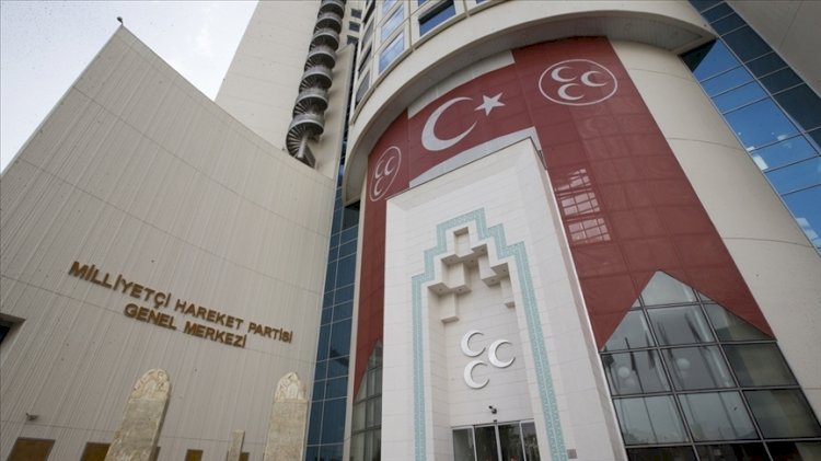 MHP'de 7 isim ihraç edildi