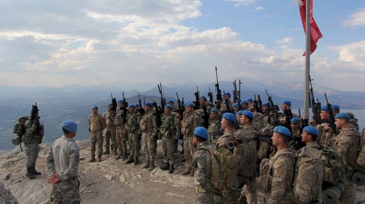 Komandolar terörle mücadele tatbikatı yaptı
