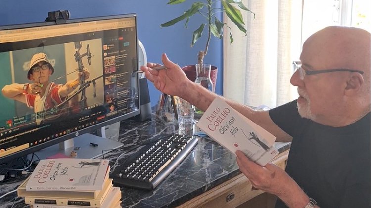 Paulo Coelho, kitabını Mete Gazoz'a adadı: O okçuluk dahisi