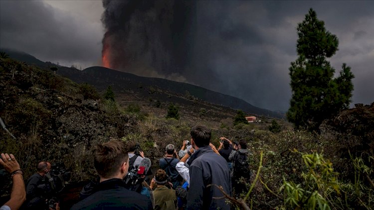 La Palma Adası'nda yanardağdaki patlamaların şiddeti arttı