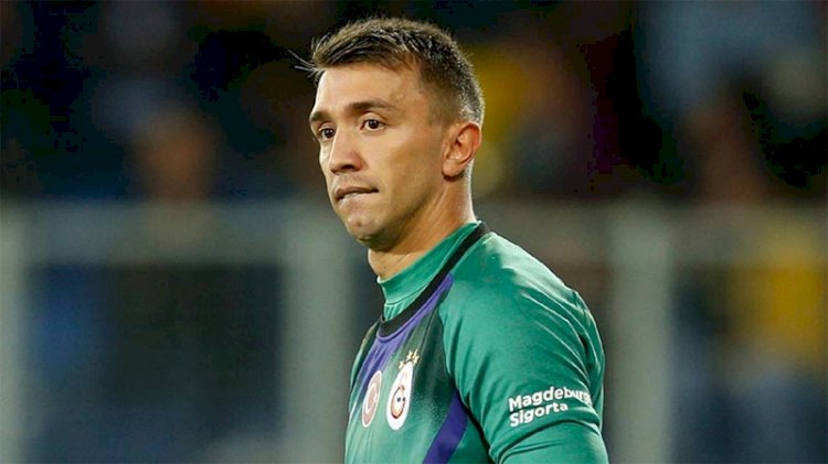 Muslera sinirlerine hakim olamadı: Rakibin üzerine yürüdü