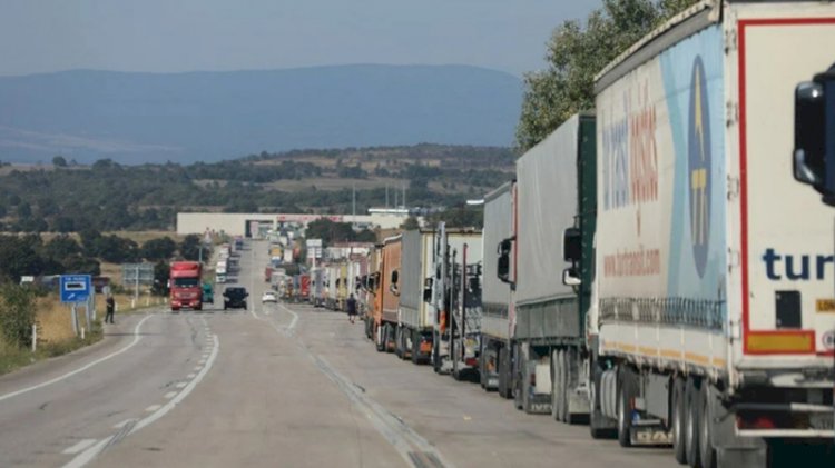 Sınırda 20 kilometrelik TIR kuyruğu