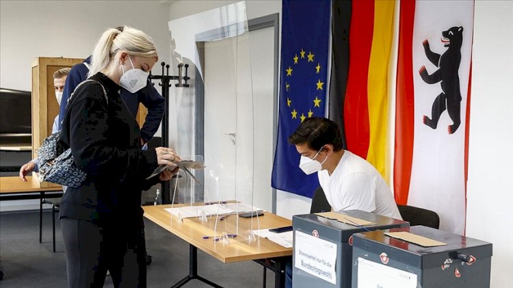 Almanya'daki seçimlerden Sosyal Demokrat Parti birinci çıktı