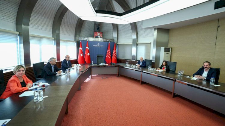 O belgeyi sundular... HDP'den CHP'ye ziyaret