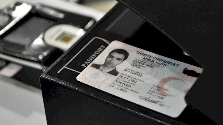 Kimliklerde yeni dönem! Güvenli elektronik imza atabilmek için de kullanılabilecek
