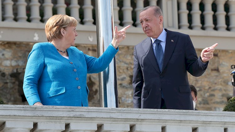 Erdoğan ile Merkel arasında 'koalisyon' ve 'başkanlık sistemi' atışması