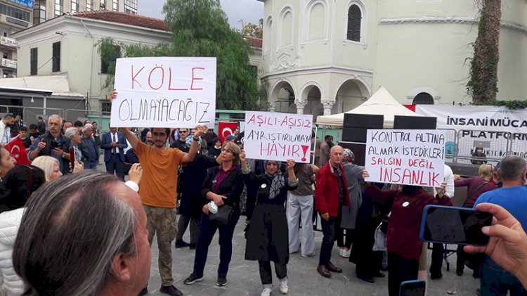 Aşı karşıtlarının eyleminde sahte cumhurbaşkanı da konuşma yaptı