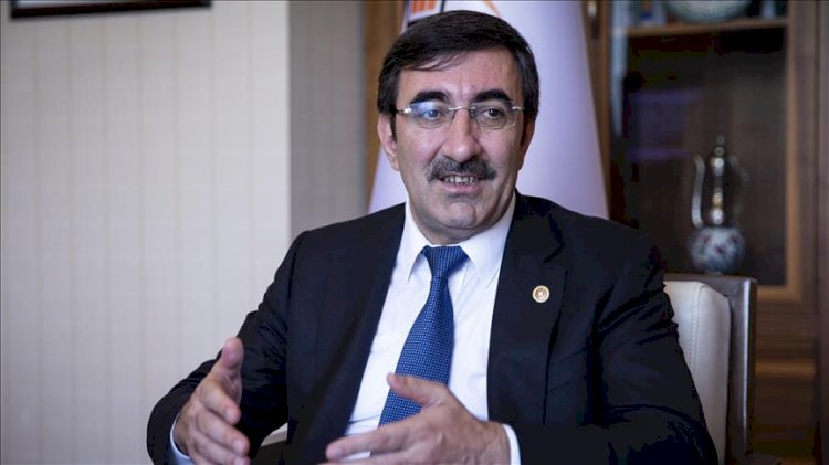 AKP'li Cevdet Yılmaz: Eninde sonunda kur kendi dengesini bulacaktır