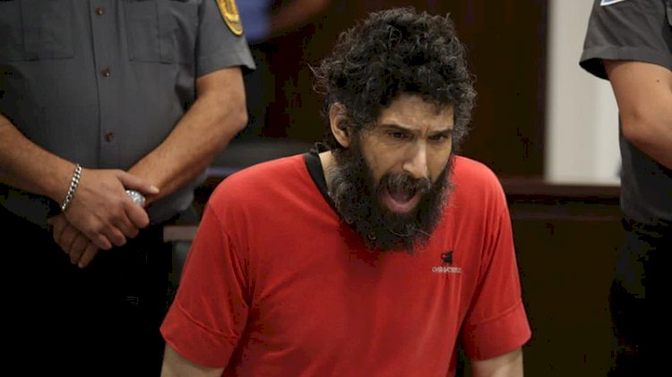 Annesi ve teyzesini öldürmekle suçlanan adam mahkemede miyavladı