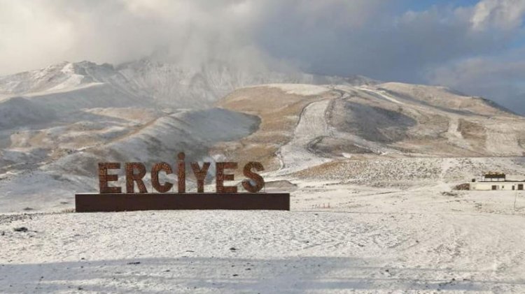 Erciyes’e kar yağdı