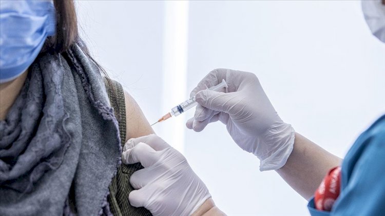 ’Sinovac’ yerine fazla dozda ’Biontech’ aşısı yapan hemşireye inceleme