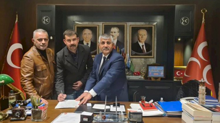 CHP'li başkan istifa edip MHP'ye katıldı