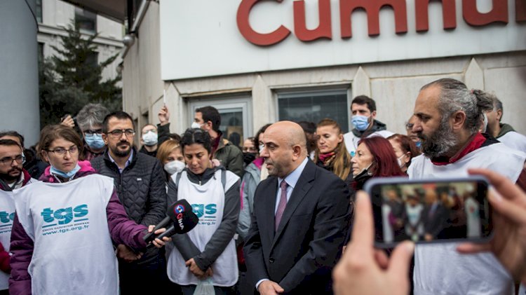 Cumhuriyet'te yeni gelişme... Görevden alınan Aykut Küçükkaya istifa etti