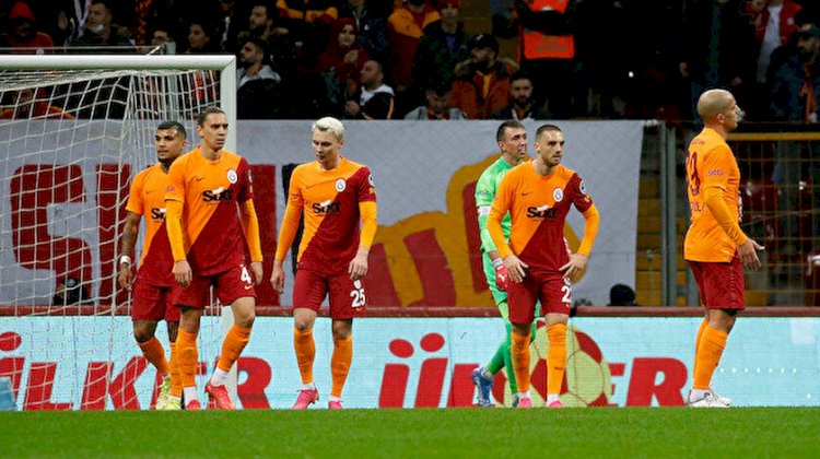 Galatasaray yine puan kaybetti... Zirveyle fark açılıyor