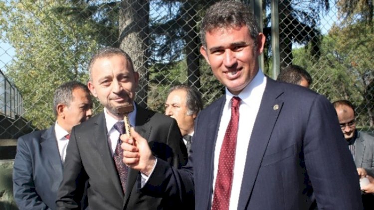 Ümit Kocasakal, Metin Feyzioğlu'nu topa tuttu