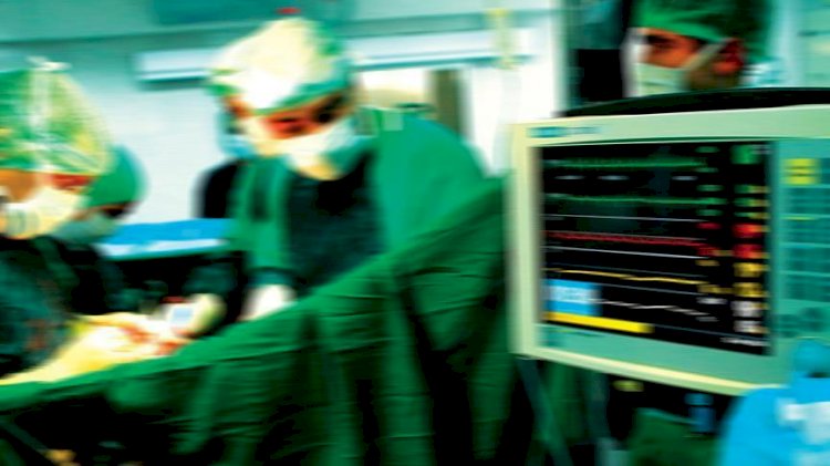Burnu tıkanınca hastaneye gitti! Doktorlar, gördükleri diş karşısında acil toplantı kararı aldı