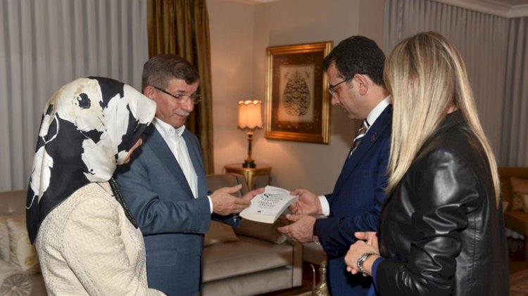 İmamoğlu çiftinden Davutoğlu çiftine ev ziyareti